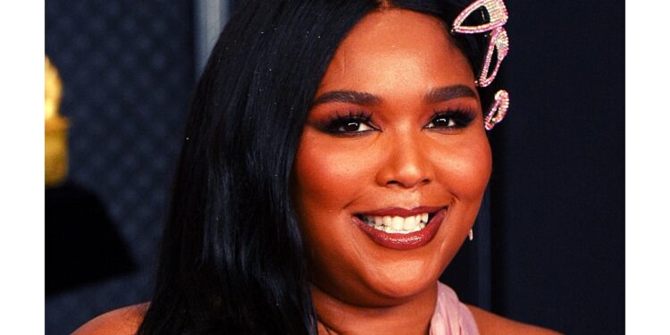 Lizzo Biography: Net Worth, Age And Height 2021 - The Magazine Times